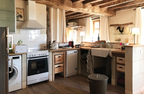 Cravant-les-Coteaux Cottage | The Sonnay Castle Lodge, near Chinon: 4 **** cottage for 2