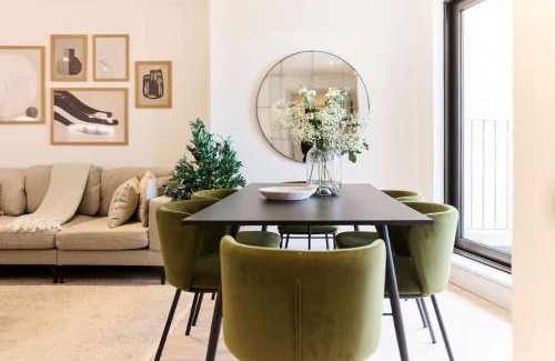 Abbey Appartement | The South Wimbledon Escape - Lovely 3BDR with Balcony