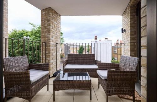 Abbey Appartement | The South Wimbledon Escape - Lovely 3BDR with Balcony