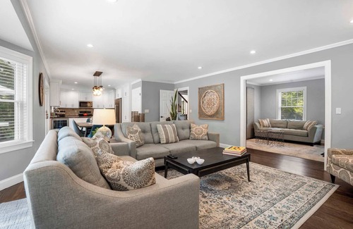 North Sea Maison | The Southampton Easy: Heated Pool, Large Yard