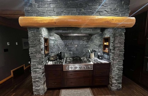 Valemount Maison | The Southview Lodge.