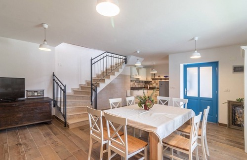 Bokordici Villa | La spacieuse et belle villa avec piscine privée et grande cour avec jardin