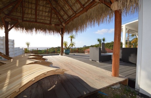 Le Diamant Villa | La spacieuse Villa Coconut vue magnifique à 180° sur la mer le rocher du Diamant