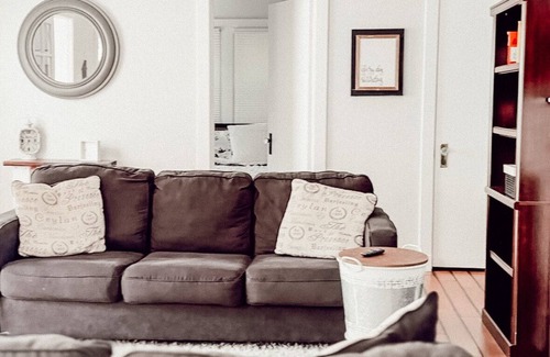 Champaign Maison | The Springfield: 2br - 1bth - 4 guests