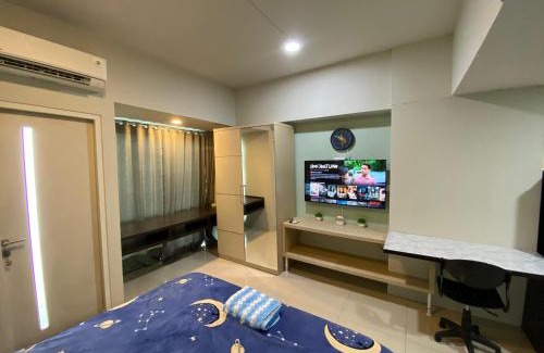Siwalankerto Appartement | The Square - King Suite - Apartemen Service - 2Person - NetFlix Wifi - Near Petra Campus