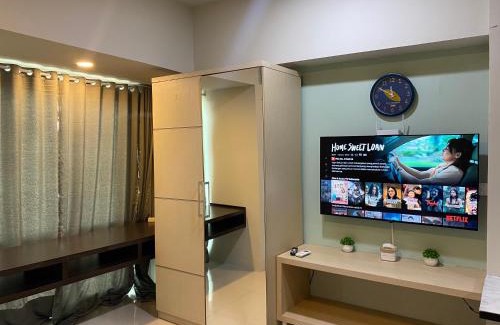 Siwalankerto Appartement | The Square - King Suite - Apartemen Service - 2Person - NetFlix Wifi - Near Petra Campus