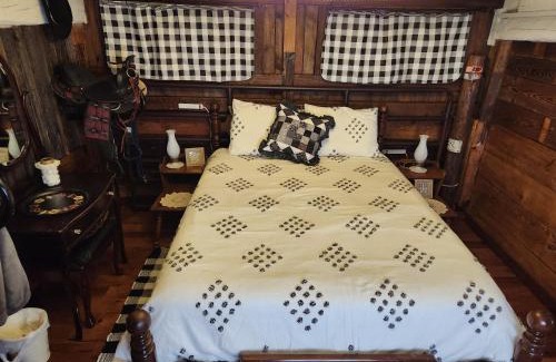 Fredonia Maison | The Stable at Windmill Ridge Farm