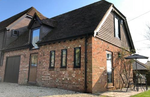Woodfalls Maison | The Stable Barn *On the edge of the New Forest*