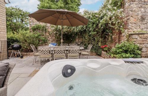 Sherborne Maison | The Stable House