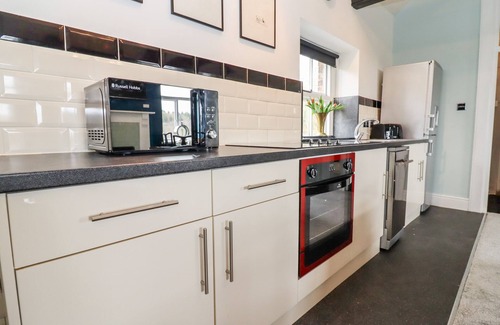 Lydney Cottage | THE STABLE, pet friendly, character holiday cottage in Lydney