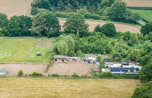 Yoxall Maison | The Stables At The Oaks