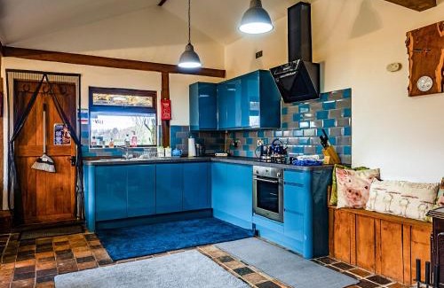 Yoxall Maison | The Stables At The Oaks