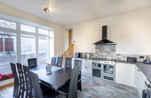 Cupar Maison | The Stables - Near St Andrews Sleeps 10