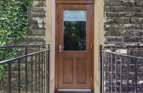 Trawden Cottage | THE STABLES, pet friendly, with a garden in Trawden