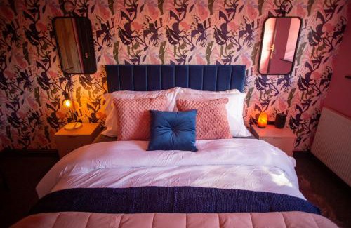 Rudston Appartement | The Stables - Quirky one bed holiday home with wood fired hot tub