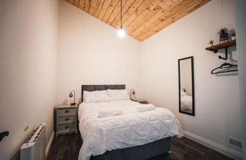 Longton Maison | The Stags Den