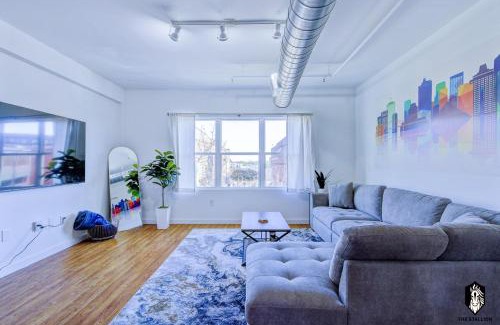Downtown Memphis Appartement | The Stallion #301 - Walk to attractions, Modern Luxe Loft in Downtown Memphis with free covered gated parking