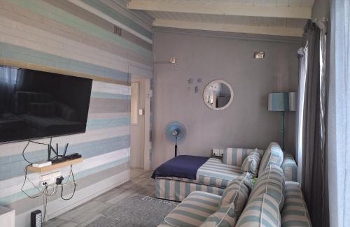 Scottburgh South Chalet De Ski | The Starfish Cottage