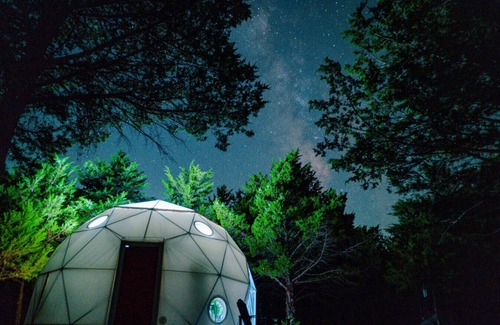 Myra Maison | The Starman Bubble Hut