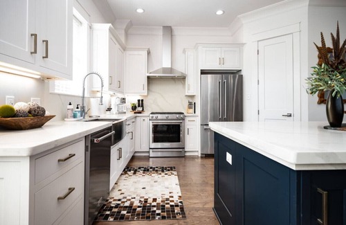 College Station Maison | The Station: Luxurious Rustic Elegance 3 King Suites