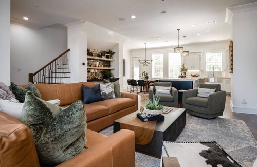 College Station Maison | The Station: Luxurious Rustic Elegance 3 King Suites