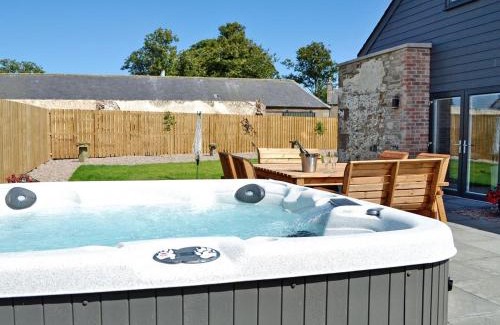 Montrose Maison | The Steading