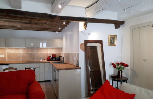 Flavigny-sur-Ozerain Cottage | LA MAISON DE PIERRE - CONFORTABLE MAISON DE CHARME DU XVEME SIECLE