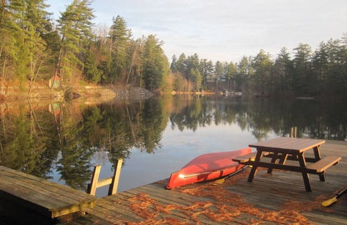 Star Lake Cottage | The Stone House: A Quiet, Sweet, au bord du lac de répit