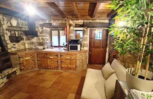 Navaluenga Maison | THE STONE HOUSE