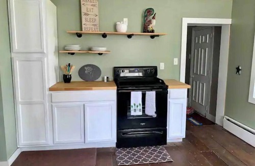 Lewistown Maison | The Stone House