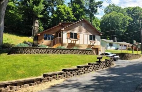 Lake Mohawk Maison | The Stonefire Cabin!