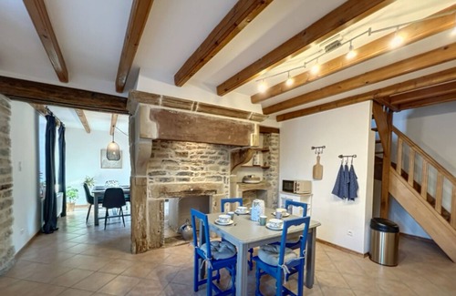 Oelleville Maison | The Stones of Happiness. Vacation with family and friends in our village house.