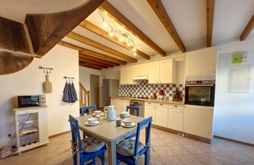 Oelleville Maison | The Stones of Happiness. Vacation with family and friends in our village house.