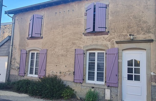 Oelleville Maison | The Stones of Happiness. Vacation with family and friends in our village house.