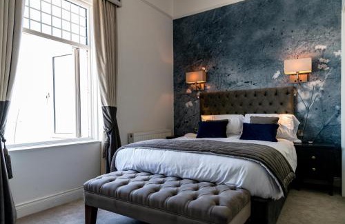 Bray Hôtel | The Strand Hotel, the former residence of Oscar Wilde