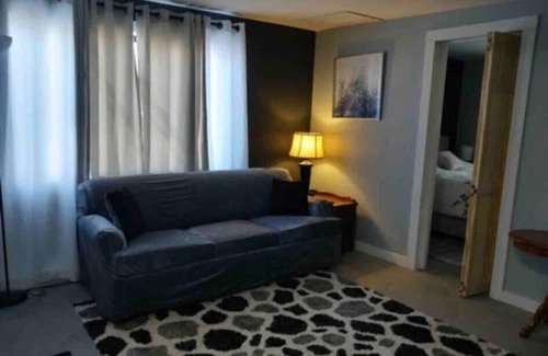 Sodus Point Appartement | The “street” at the lodge