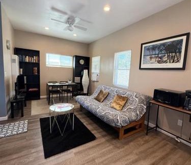 Clairemont Mesa West Appartement | The studio apartment in Clairemont - New AC unit