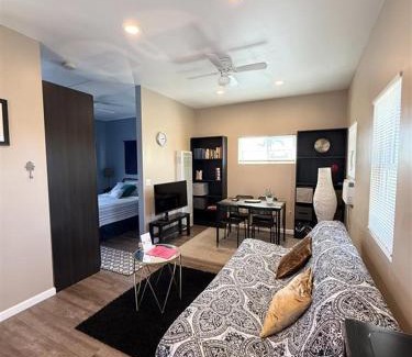 Clairemont Mesa West Appartement | The studio apartment in Clairemont - New AC unit