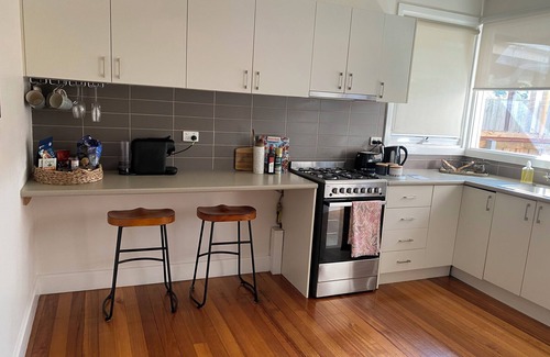 Mordialloc Maison | The stylish Mordi Gem with alfresco deck! 5 min walk- beach, restaurants, shops