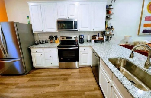 Tupelo Maison | The Sugar Shack Cottage with Hot Tub