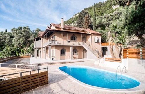 Dafnata Appartement | The Summit Escape