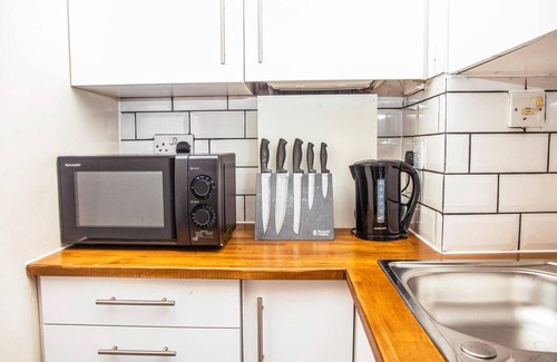Aberdeen West End Appartement | The Summit West End - 1BR Cosy Flat, Central, Wifi