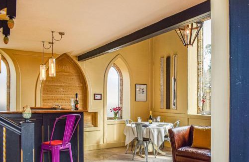 Middlemarsh Maison | The Sunday Schoolroom