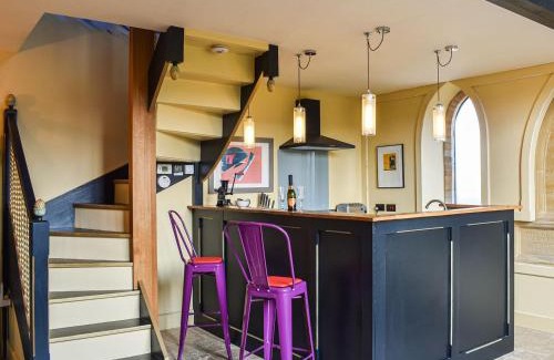 Middlemarsh Maison | The Sunday Schoolroom