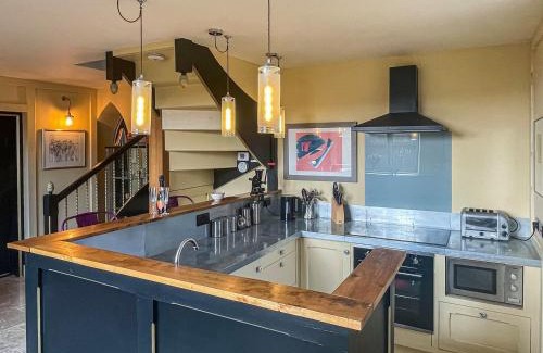 Middlemarsh Maison | The Sunday Schoolroom