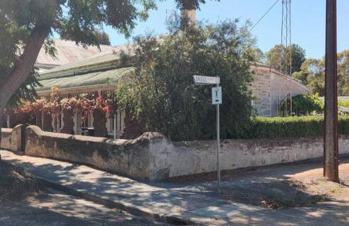 Burra Maison | The Sunday School Cottage on the Heysen Trail