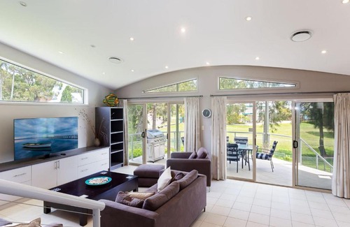 Soldiers Point Maison | The Sundowner