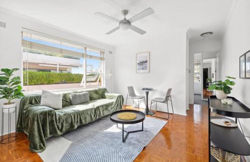 Mosman Appartement | The Sunlit Fern - Minutes from Dining & Coastline