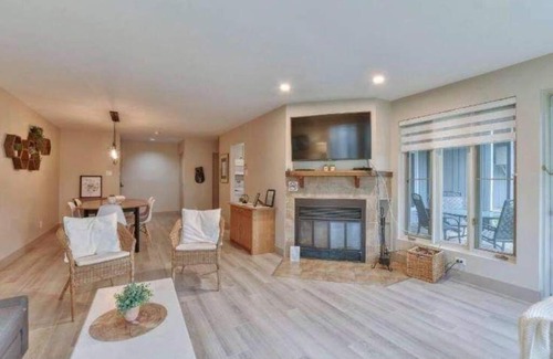 Mont-Tremblant Maison | The Sunny half croissant