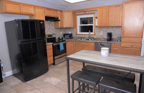 Port Orange Maison | The Sunny Townhome - Minutes from International Speedway and Daytona Beach